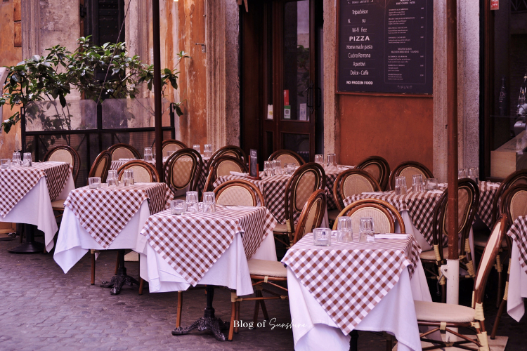 italian-restaurant-outdoor-dining-order-food-travel-guide