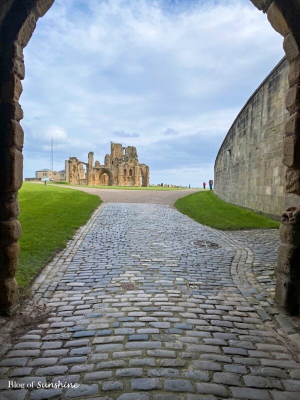 tynemouth-castle-priory-archway-view