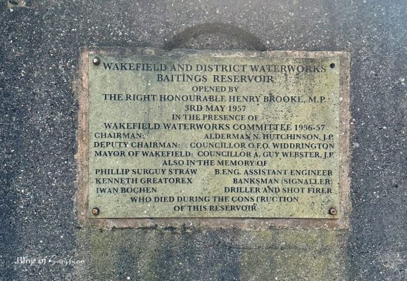 Commemorative plaque in Baitings Reservoir car park showing opening date and history of the reservoir