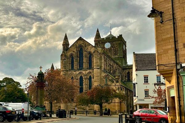 Things to do in Hexham – view of Hexham Abbey from the Market Place in Northumberland