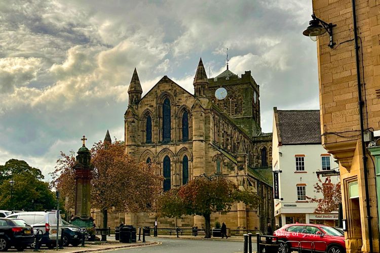 Things to do in Hexham – view of Hexham Abbey from the Market Place in Northumberland
